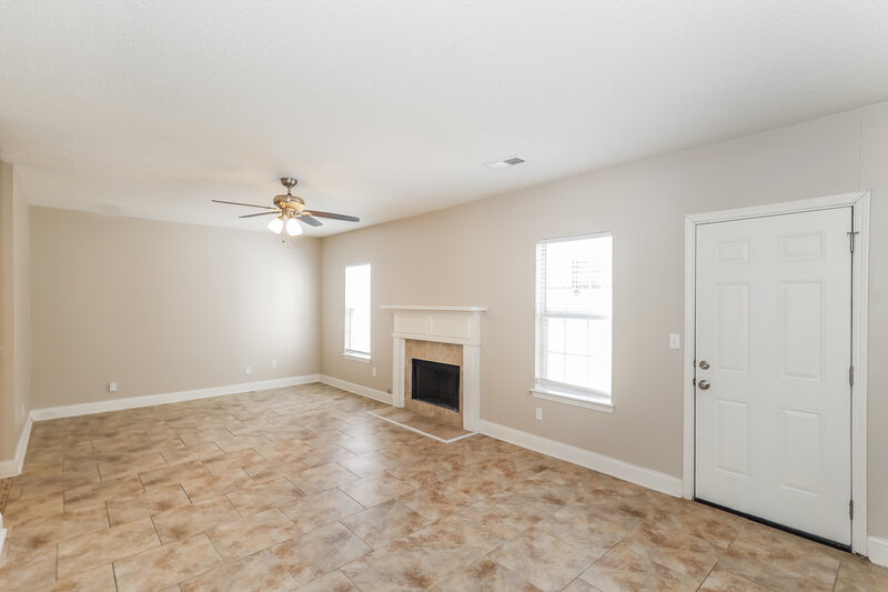 2,020/Mo, 10635 Misty Meadows Dr Hampton, GA 30228 Family Room View