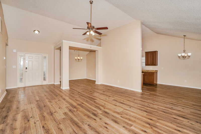 2,070/Mo, 824 Summit Park Trl McDonough, GA 30253 Living Room View 2