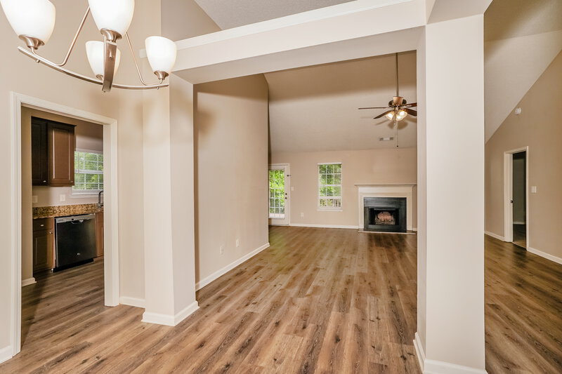 2,070/Mo, 824 Summit Park Trl McDonough, GA 30253 Dining Room View 2