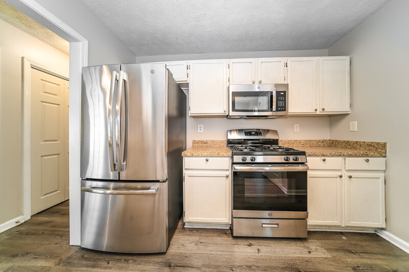 1,905/Mo, 642 Beaver Run Trace McDonough, GA 30253 Kitchen View 2