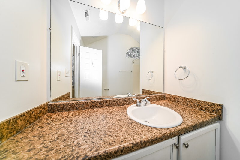 1,905/Mo, 642 Beaver Run Trace McDonough, GA 30253 Main Bathroom View