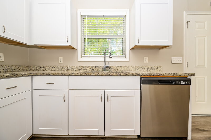 1,845/Mo, 50 Harvard Dr Covington, GA 30016 Kitchen View 2