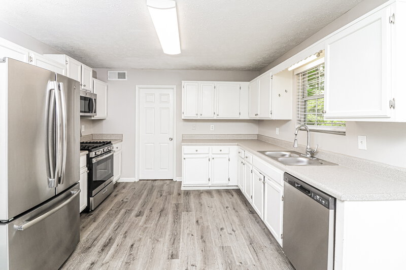 2,710/Mo, 5895 Brookside Drive SE Mableton, GA 30126 Kitchen View