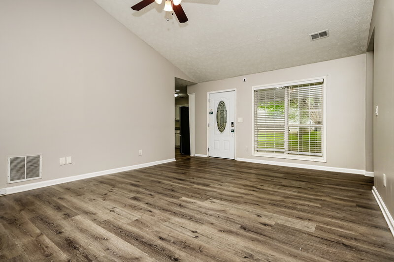 2,040/Mo, 110 Gingerbread Place Fayetteville, GA 30214 Living Room View