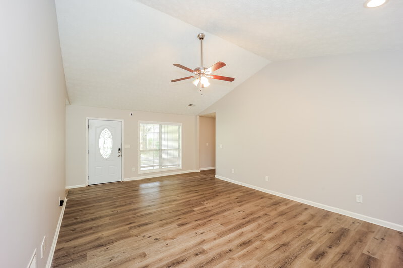 2,260/Mo, 110 Gingerbread Place Fayetteville, GA 30214 Living Room View 3