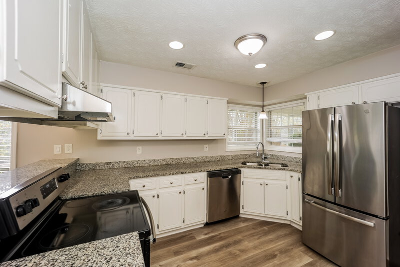 2,260/Mo, 110 Gingerbread Place Fayetteville, GA 30214 Kitchen View