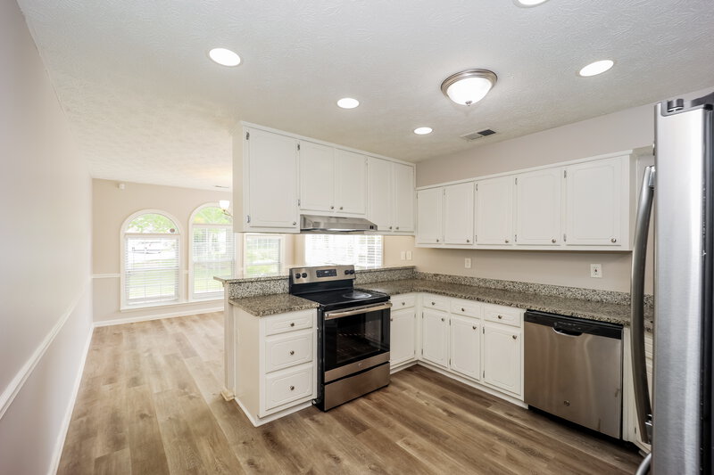 2,260/Mo, 110 Gingerbread Place Fayetteville, GA 30214 Kitchen View 2