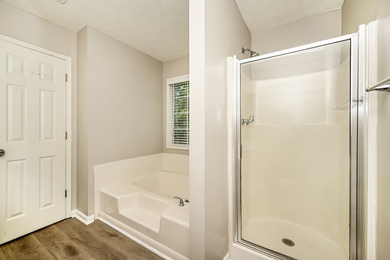 2,040/Mo, 110 Gingerbread Place Fayetteville, GA 30214 Main Bathroom View 2