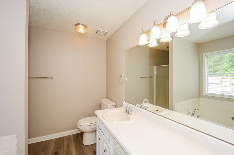 2,260/Mo, 110 Gingerbread Place Fayetteville, GA 30214 Main Bathroom View
