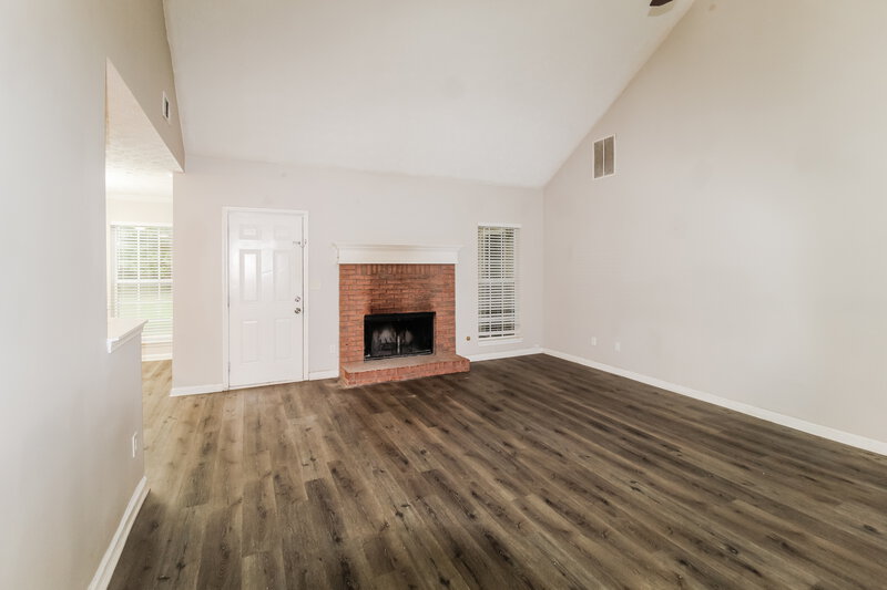 1,930/Mo, 850 Chaseridge Drive McDonough, GA 30253 Living Room View 2