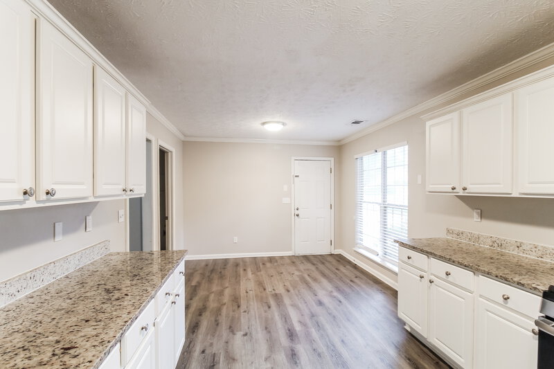 1,930/Mo, 850 Chaseridge Drive McDonough, GA 30253 Kitchen View 2