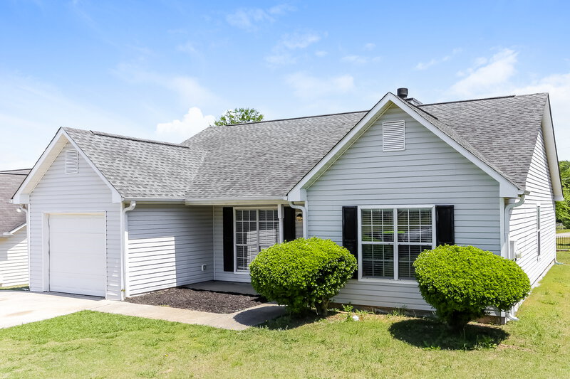 1,830/Mo, 405 Village Cir Stockbridge, GA 30281 Front View