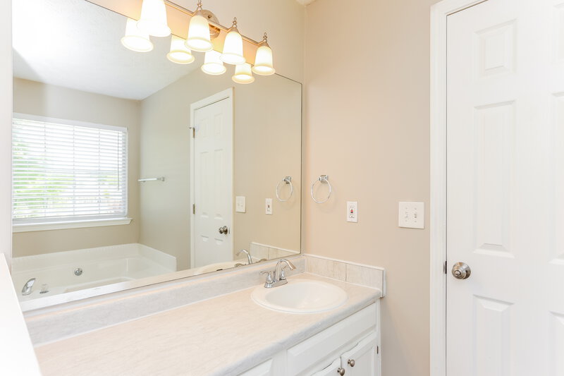 1,830/Mo, 405 Village Cir Stockbridge, GA 30281 Main Bathroom View