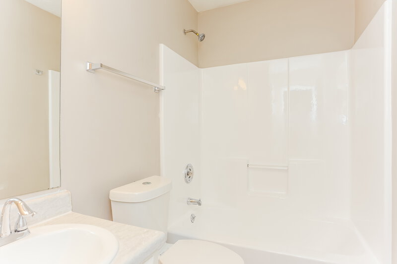 1,830/Mo, 405 Village Cir Stockbridge, GA 30281 Bathroom View