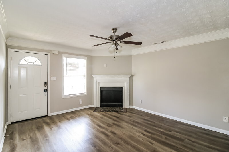 0/Mo, 1569 Dillard Road Stone Mountain, GA 30088 Living Room View