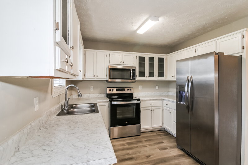 0/Mo, 1569 Dillard Road Stone Mountain, GA 30088 Kitchen View 2