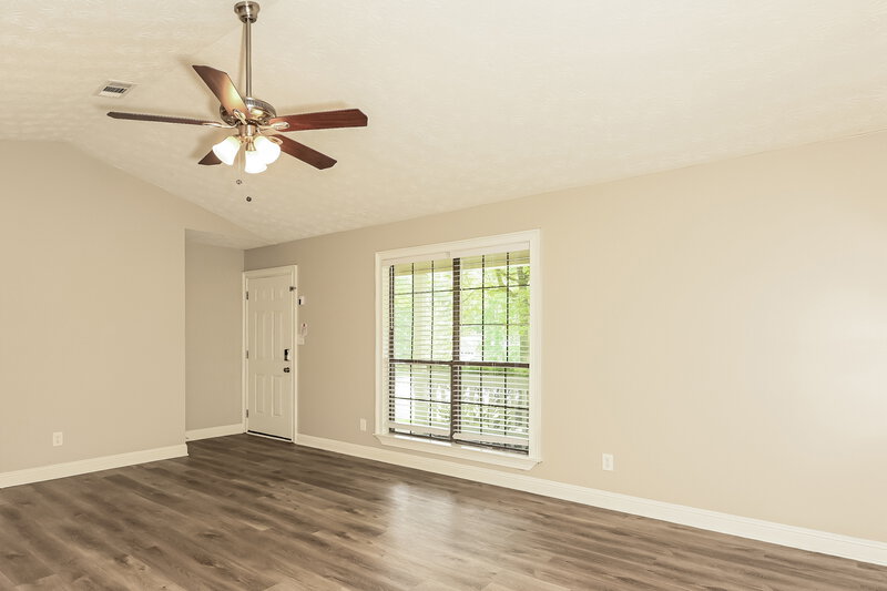2,660/Mo, 411 Fairhaven Ct Stockbridge, GA 30281 Living Room View