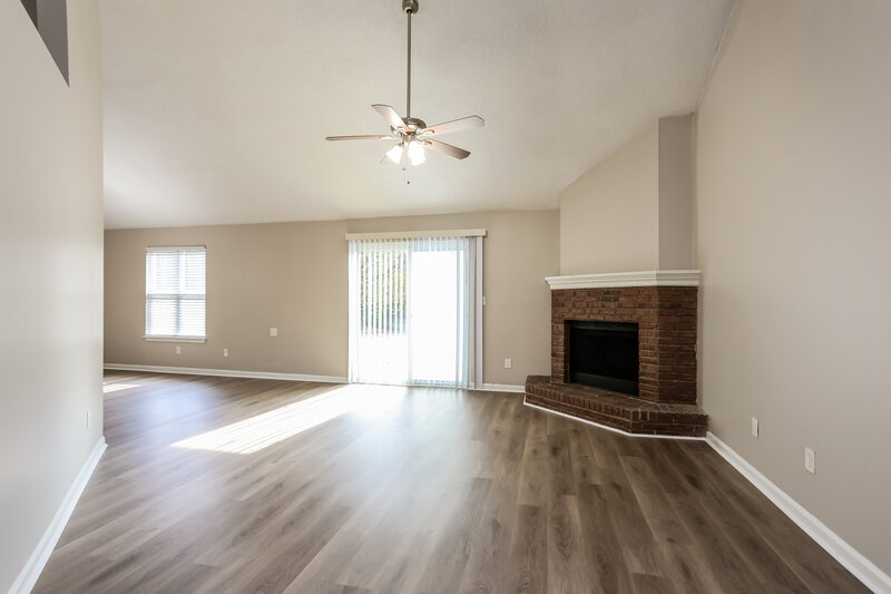 1,895/Mo, 359 Tait Rd Stockbridge, GA 30281 Living Room View