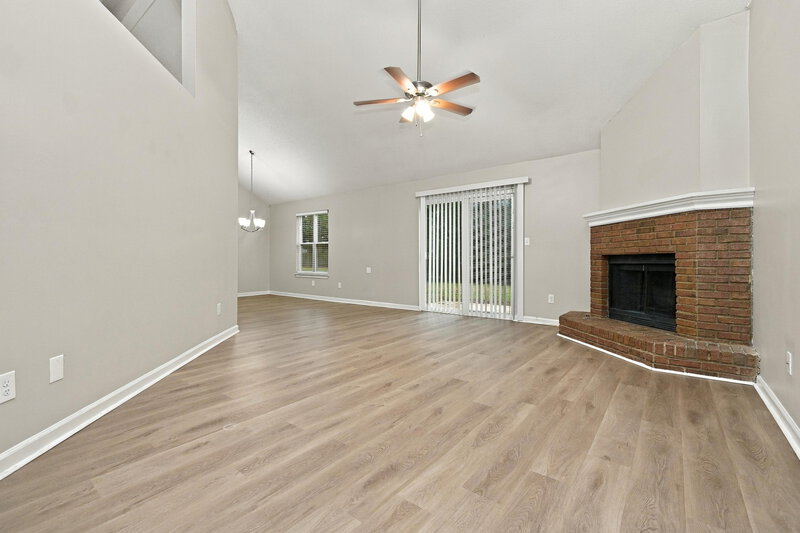 1,930/Mo, 359 Tait Rd Stockbridge, GA 30281 Living Room View