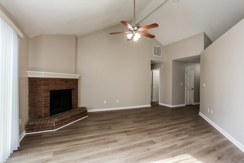 1,895/Mo, 359 Tait Rd Stockbridge, GA 30281 Living Room View 2