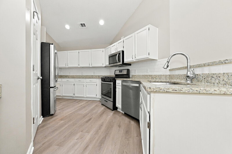1,930/Mo, 359 Tait Rd Stockbridge, GA 30281 Kitchen View 2