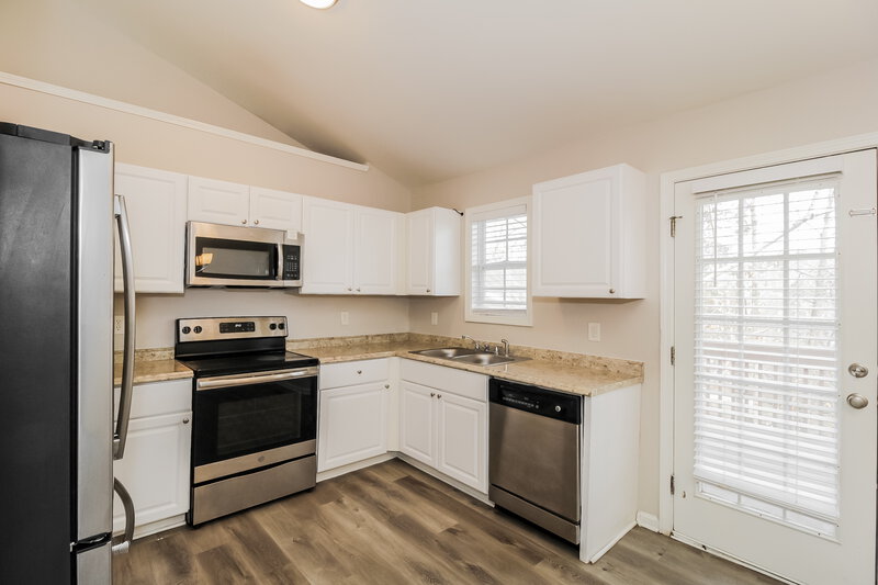 1,975/Mo, 6548 Snowbird Ln Douglasville, GA 30134 Kitchen View