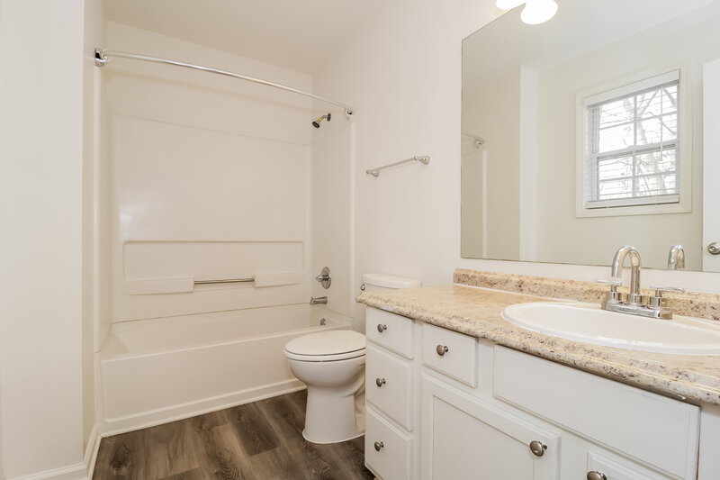 1,975/Mo, 6548 Snowbird Ln Douglasville, GA 30134 Main Bathroom View