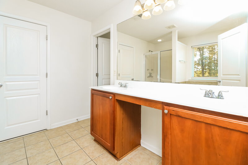 2,235/Mo, 340 Darbys Run Court Hiram, GA 30141 Main Bathroom View