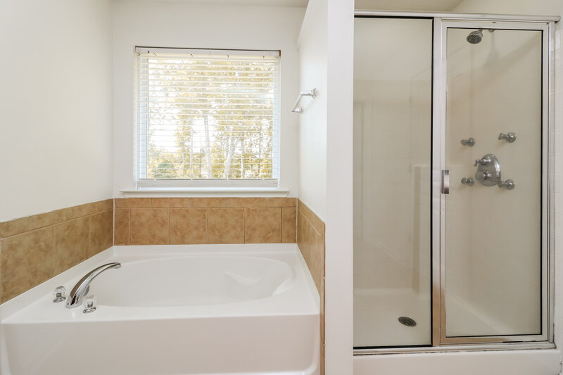 2,235/Mo, 340 Darbys Run Court Hiram, GA 30141 Main Bathroom View 2