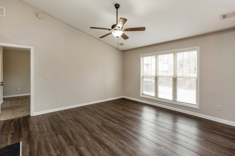2,245/Mo, 1025 West Avenue Dallas, GA 30157 Living Room View