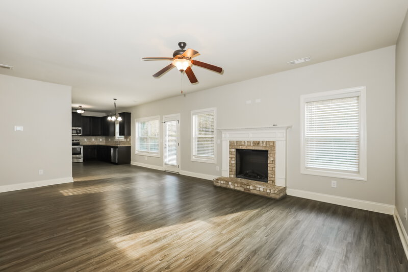 2,395/Mo, 10754 Southwood Drive Hampton, GA 30228 Living Room View 2