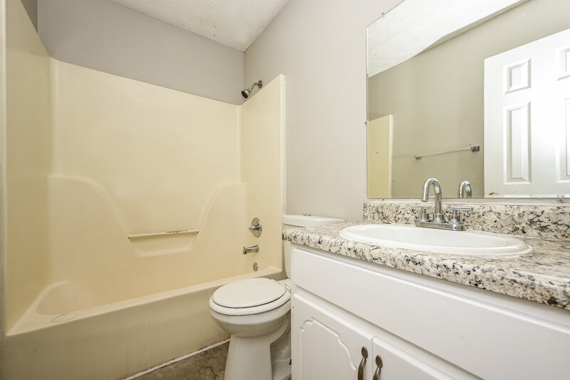 1,560/Mo, 180 Adrian Dr Stockbridge, GA 30281 Bathroom View