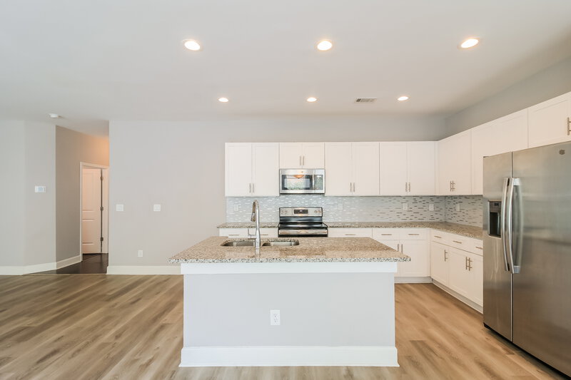 2,420/Mo, 424 Best Friends Turn Alley McDonough, GA 30252 Kitchen View 2