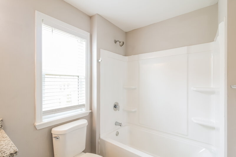 2,420/Mo, 424 Best Friends Turn Alley McDonough, GA 30252 Bathroom View