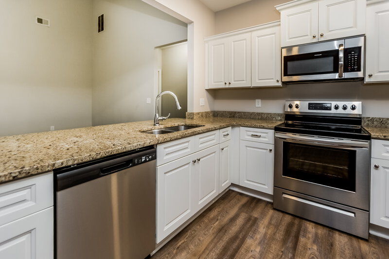 1,730/Mo, 25 Celtic CT Adairsville, GA 30103 Kitchen View 2