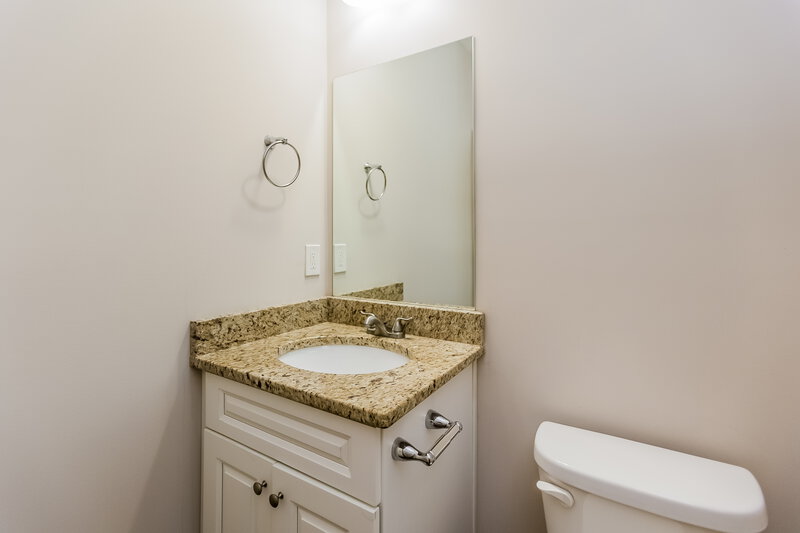 1,730/Mo, 25 Celtic CT Adairsville, GA 30103 Bathroom View
