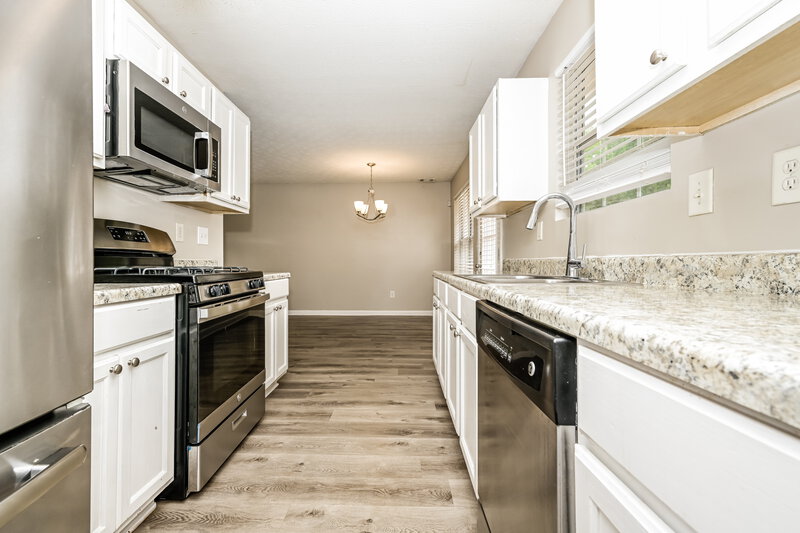 1,910/Mo, 5200 Tussahaw Crossing McDonough, GA 30252 Kitchen View 2