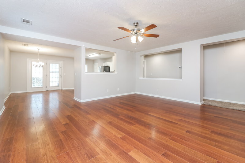 1,900/Mo, 417 Autumn Creek Drive Dallas, GA 30157 Living Room View