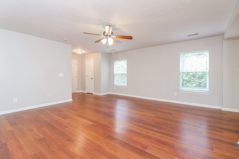 1,900/Mo, 417 Autumn Creek Drive Dallas, GA 30157 Living Room View 3