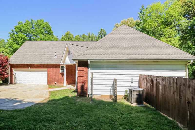 3 Bedroom House – 388 Jasmine Dr, Locust Grove, GA 30248