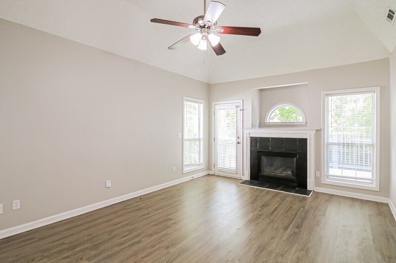 2,020/Mo, 388 Jasmine Dr Locust Grove, GA 30248 Living Room View 2