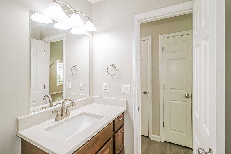 2,020/Mo, 388 Jasmine Dr Locust Grove, GA 30248 Bathroom View