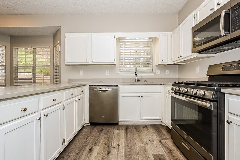 2,065/Mo, 8562 Glendevon Court Riverdale, GA 30274 Kitchen View