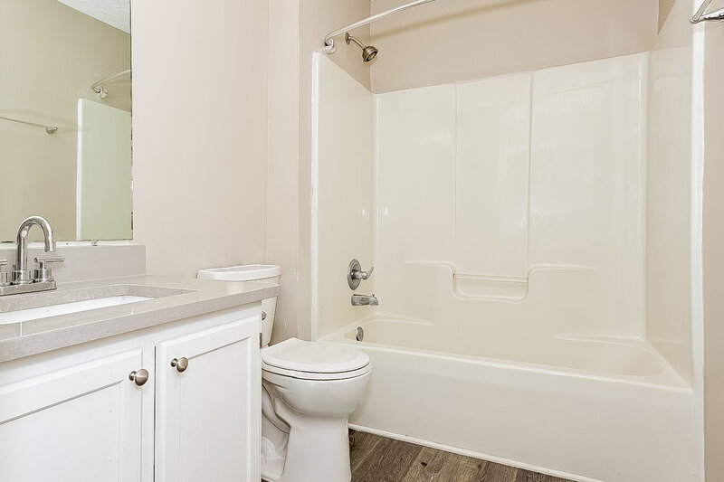 2,065/Mo, 8562 Glendevon Court Riverdale, GA 30274 Bathroom View