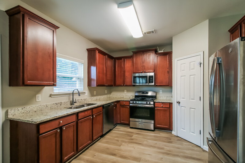 2,140/Mo, 55 Bollen Lane Hiram, GA 30141 Kitchen View