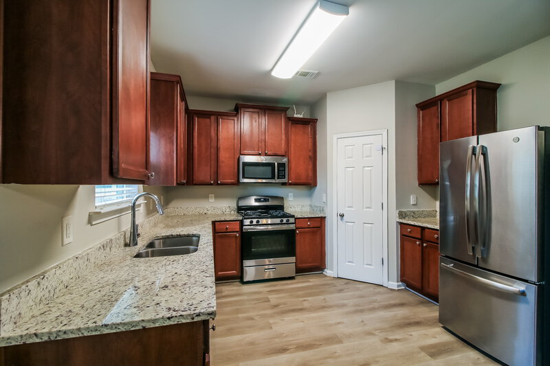 2,140/Mo, 55 Bollen Lane Hiram, GA 30141 Kitchen View 2