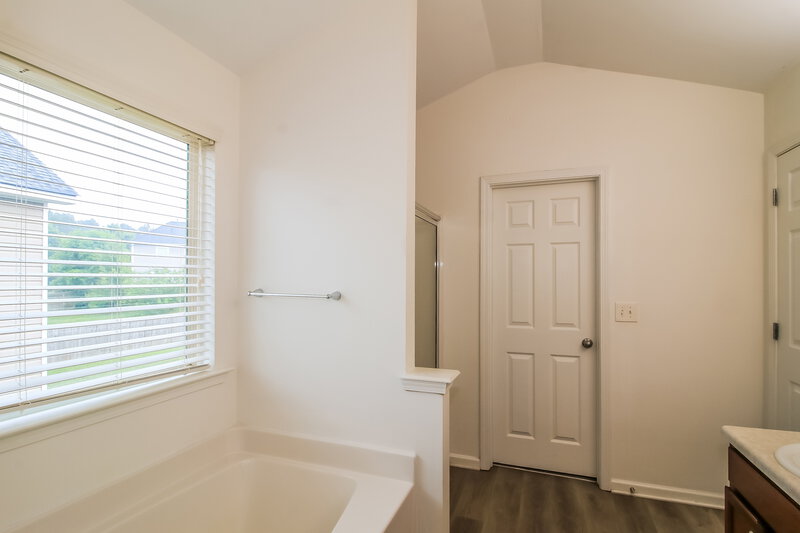 2,140/Mo, 55 Bollen Lane Hiram, GA 30141 Main Bathroom View 2