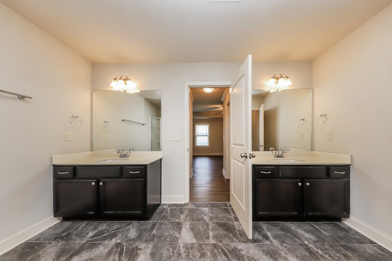 2,045/Mo, 89 Greatwood Ln Villa Rica, GA 30180 Main Bathroom View 2