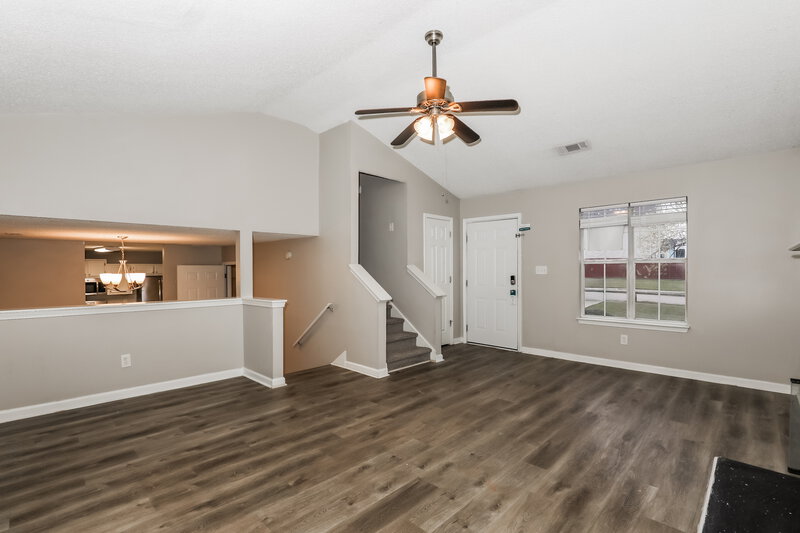 1,790/Mo, 709 Village Overlook McDonough, GA 30253 Living Room View 2
