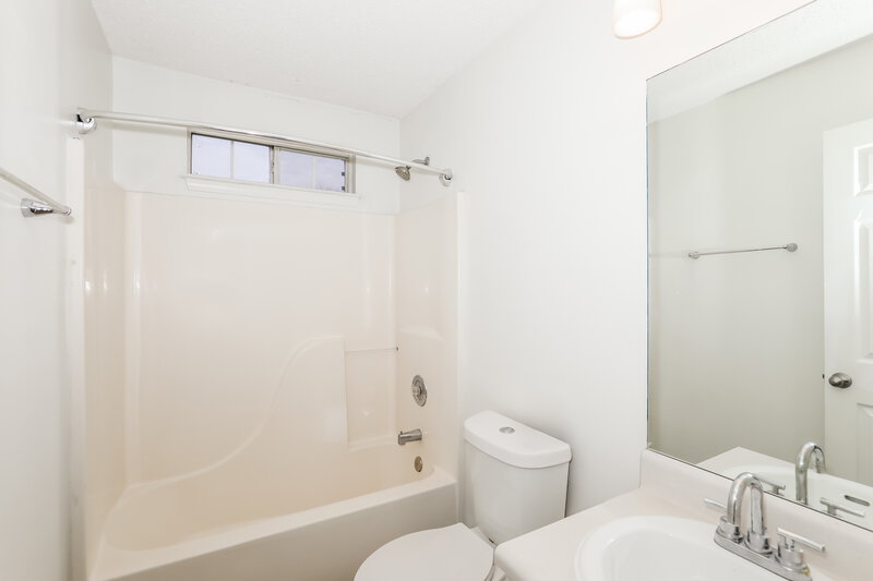 1,790/Mo, 709 Village Overlook McDonough, GA 30253 Bathroom View